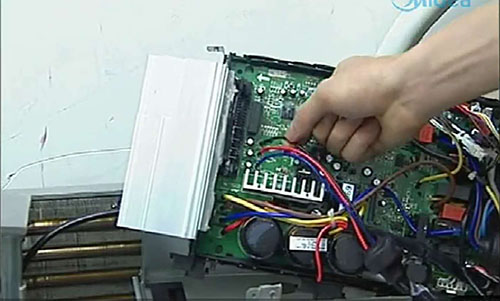 鞍山市美的空调电话是多少